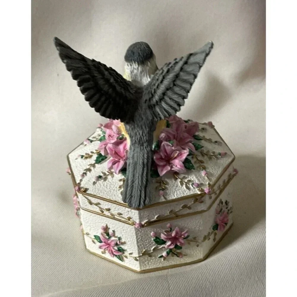 Holsted House Chickadee Bird Music Jewelry Box Wings‎ of Love 2001 Vintage